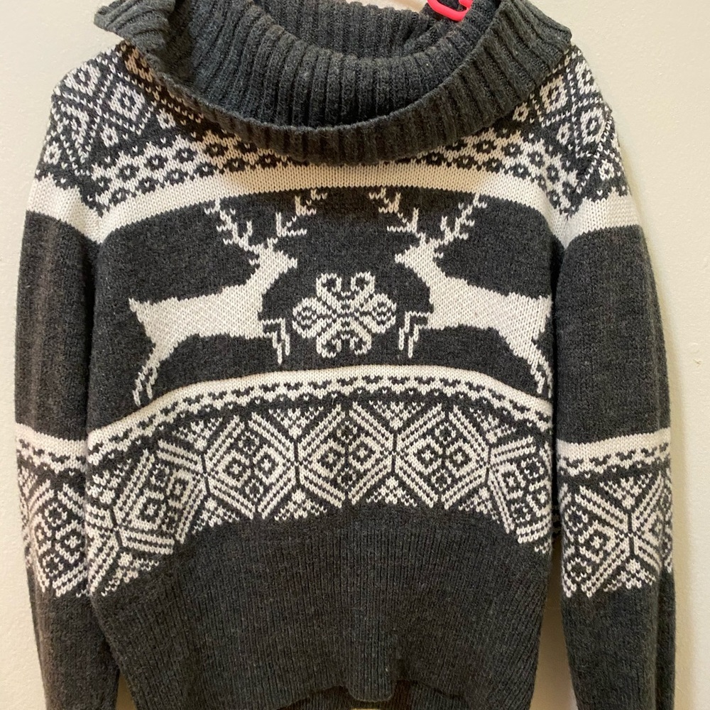 Gray turtle neck sweater